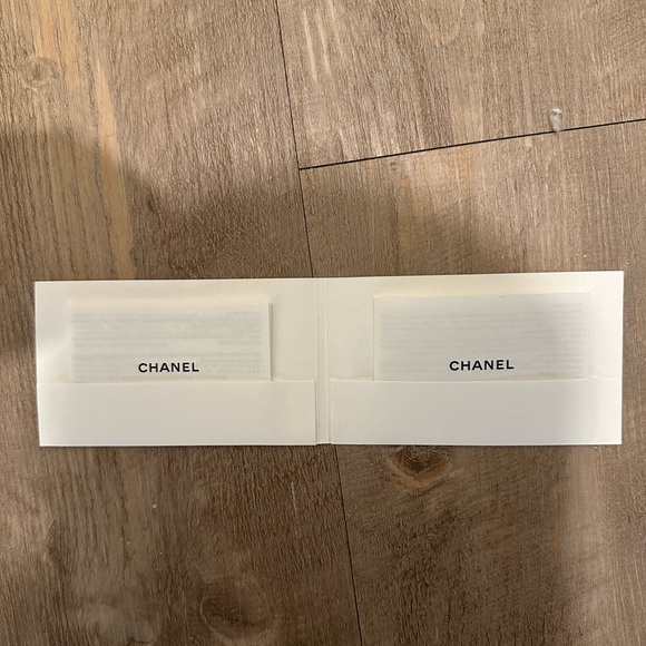 CHANEL Interlocking CC Logo Sneakers Authentic - Picture 4 of 9